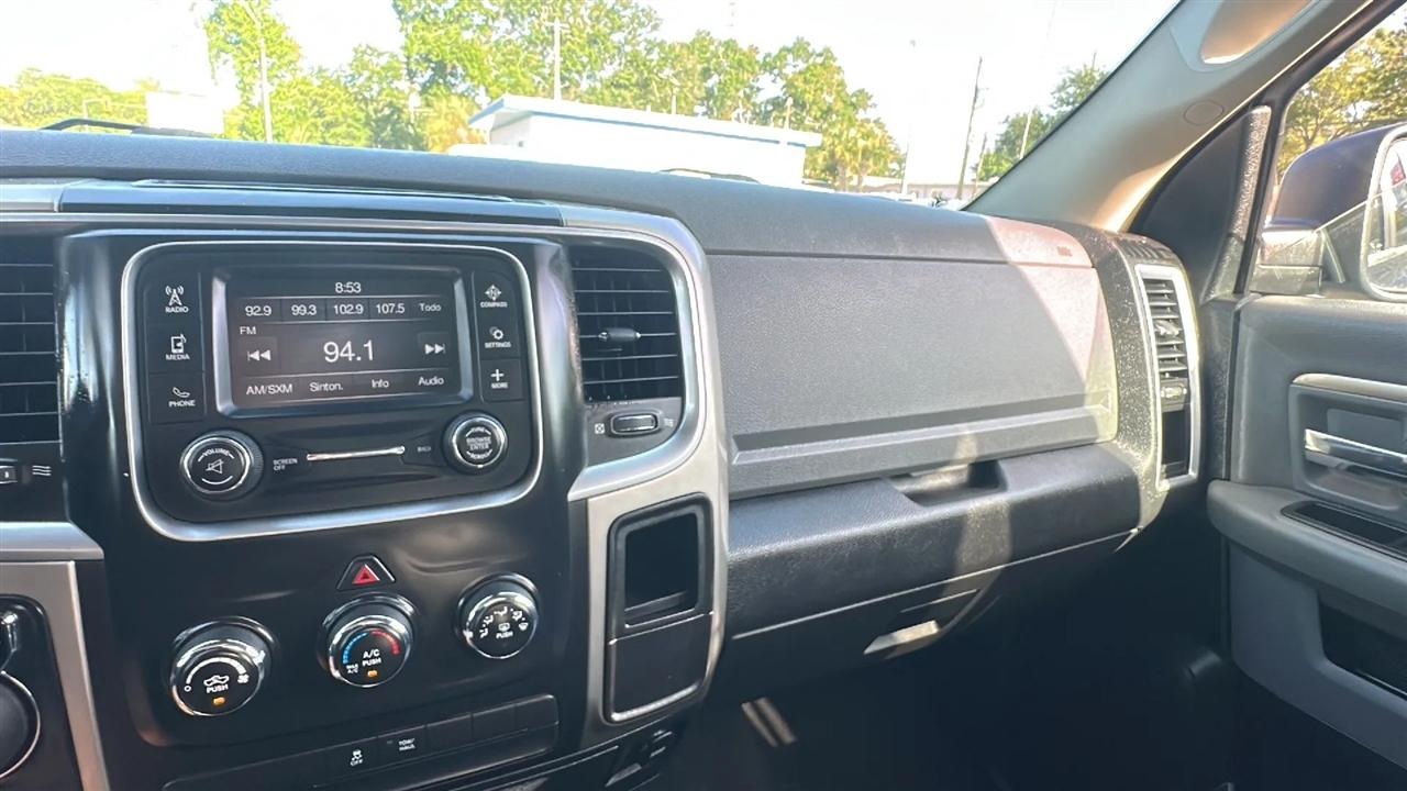 RAM 1500 SLT 4x2 Quad Cab 6'4" Box 2017