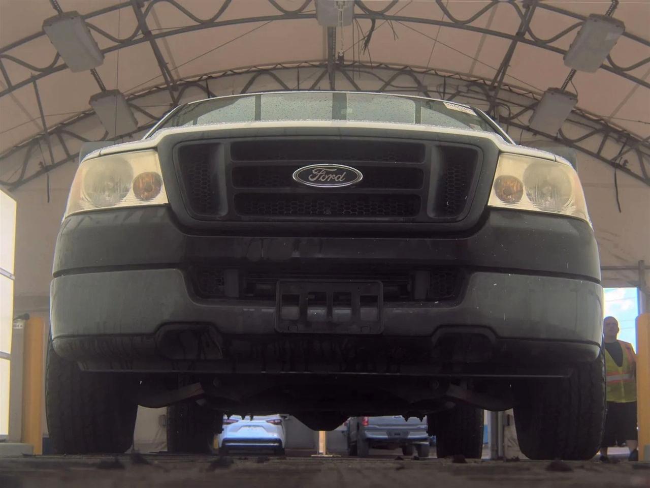 Ford F-150 Supercab 133" XLT 2005