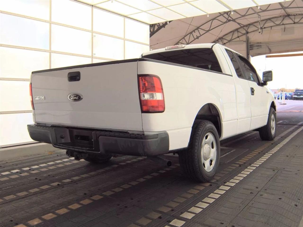 Ford F-150 Supercab 133" XLT 2005