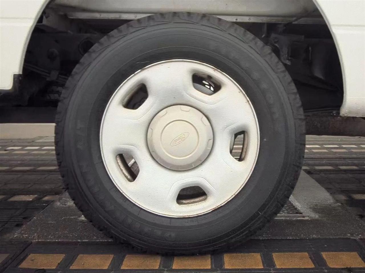 Ford F-150 Supercab 133" XLT 2005