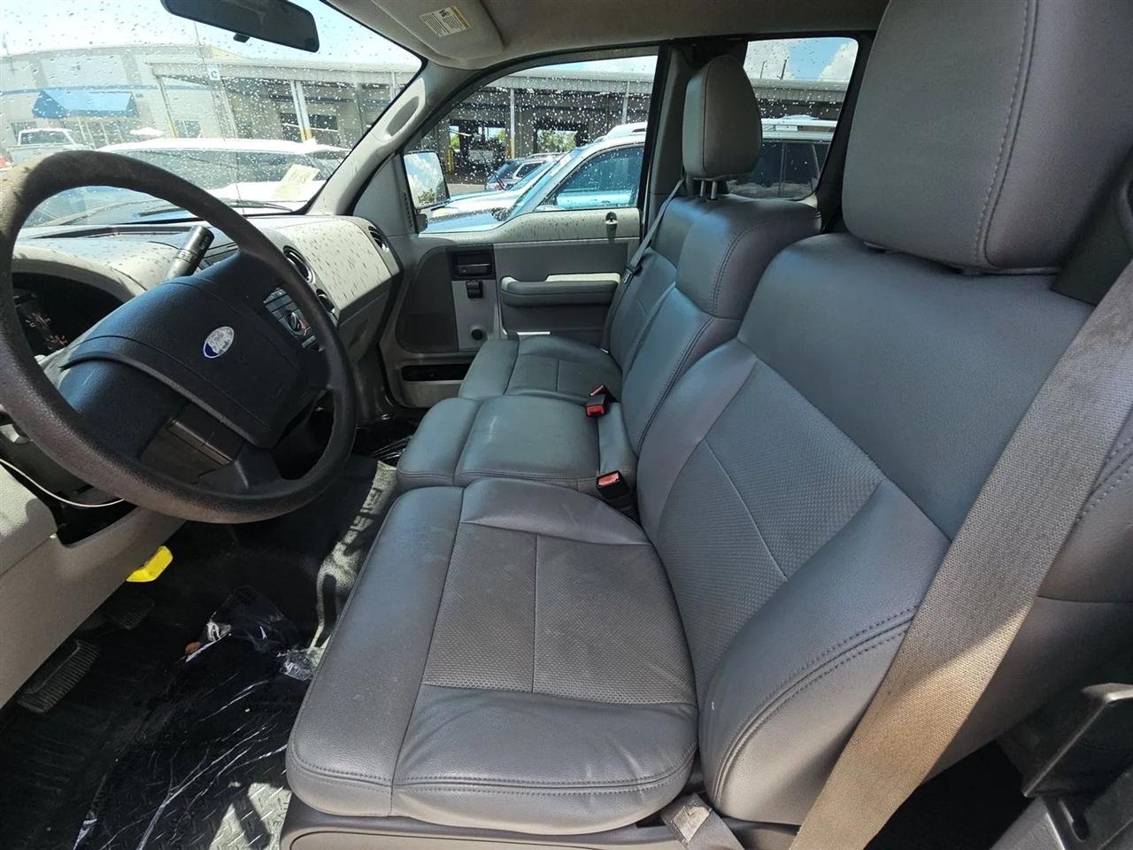 Ford F-150 Supercab 133" XLT 2005