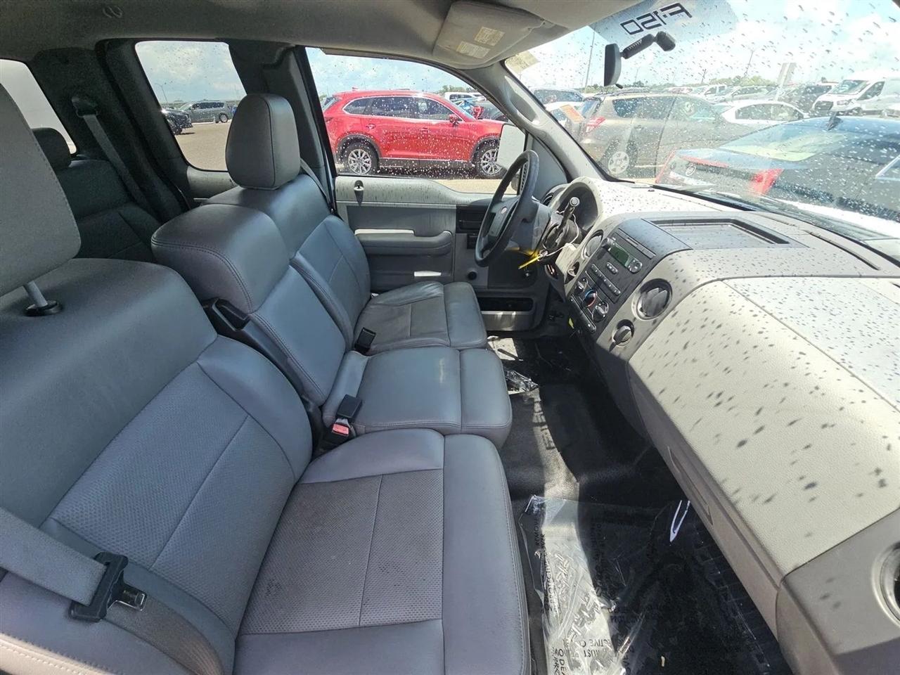 Ford F-150 Supercab 133" XLT 2005