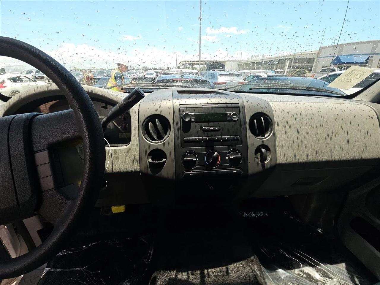 Ford F-150 Supercab 133" XLT 2005