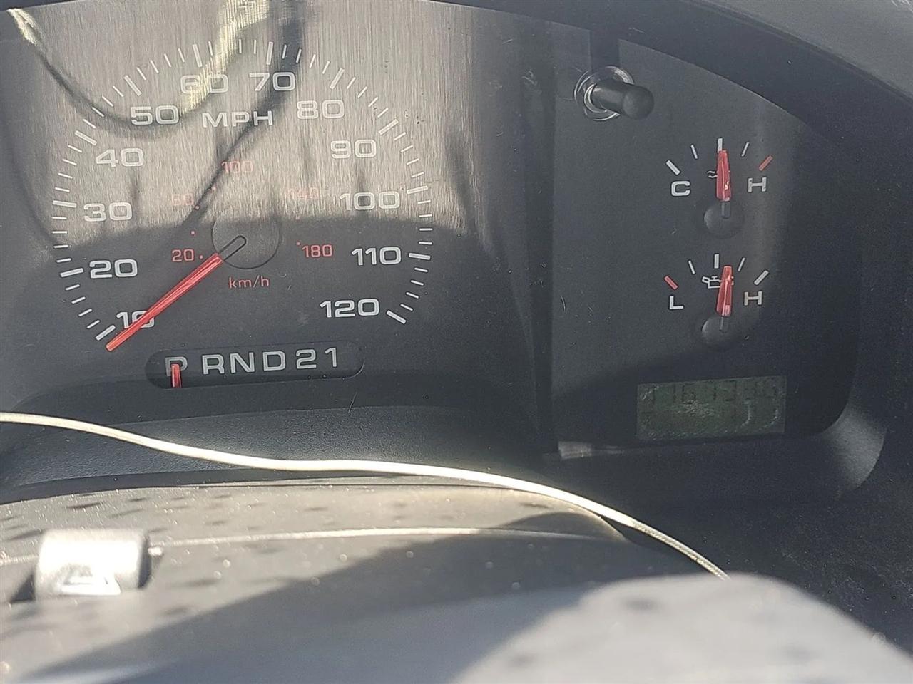 Ford F-150 Supercab 133" XLT 2005