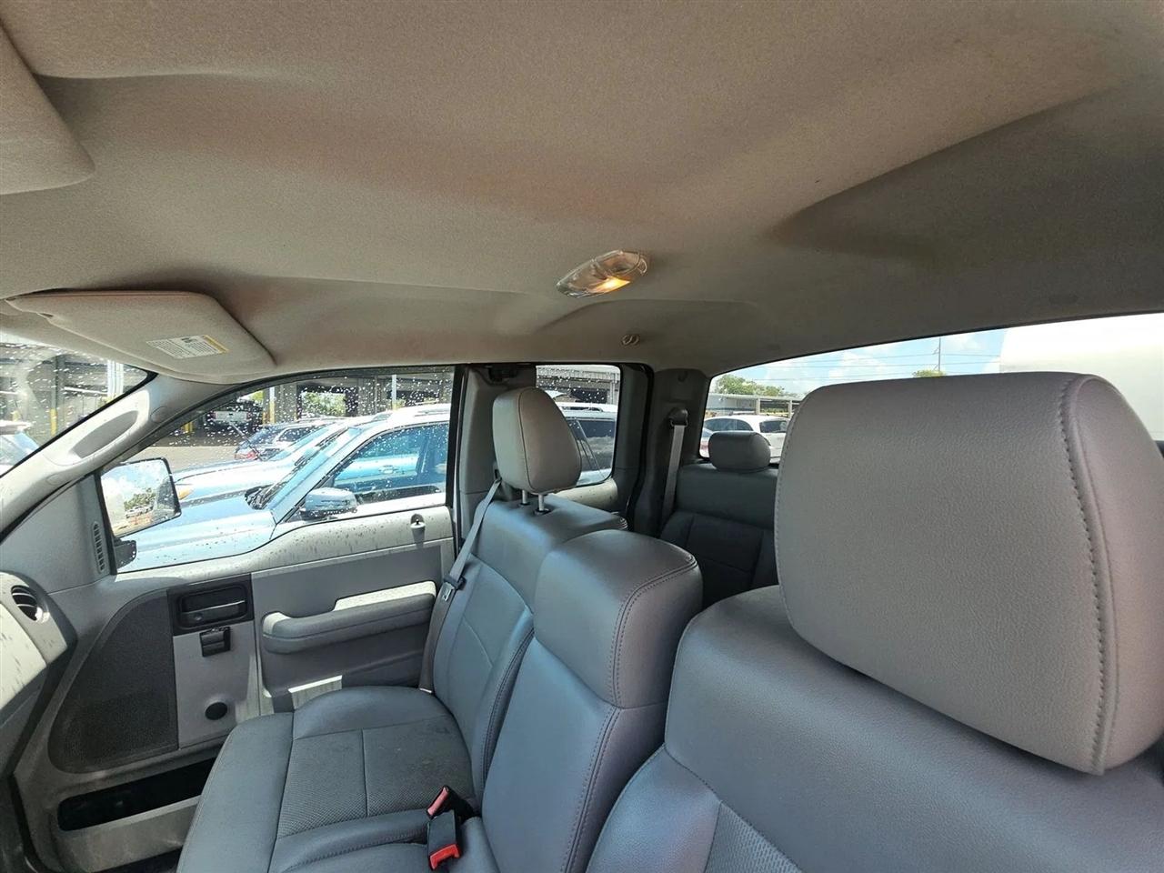 Ford F-150 Supercab 133" XLT 2005