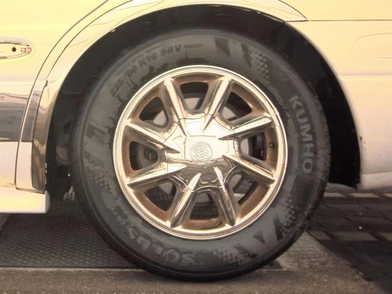 Buick LeSabre 4dr Sdn Limited 2004