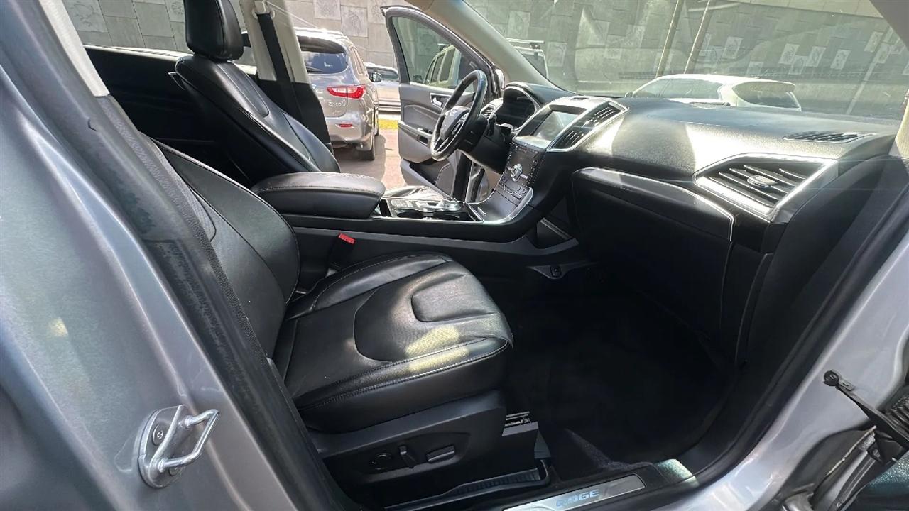 Ford Edge Titanium FWD 2020