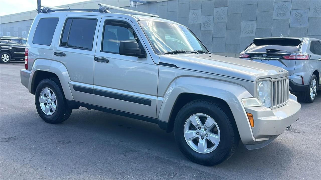 Jeep Liberty 4WD 4dr Sport 2011