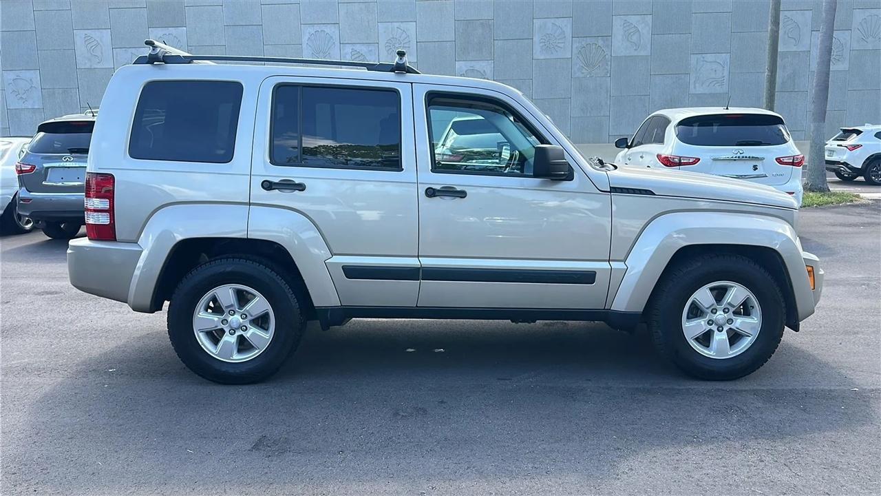 Jeep Liberty 4WD 4dr Sport 2011