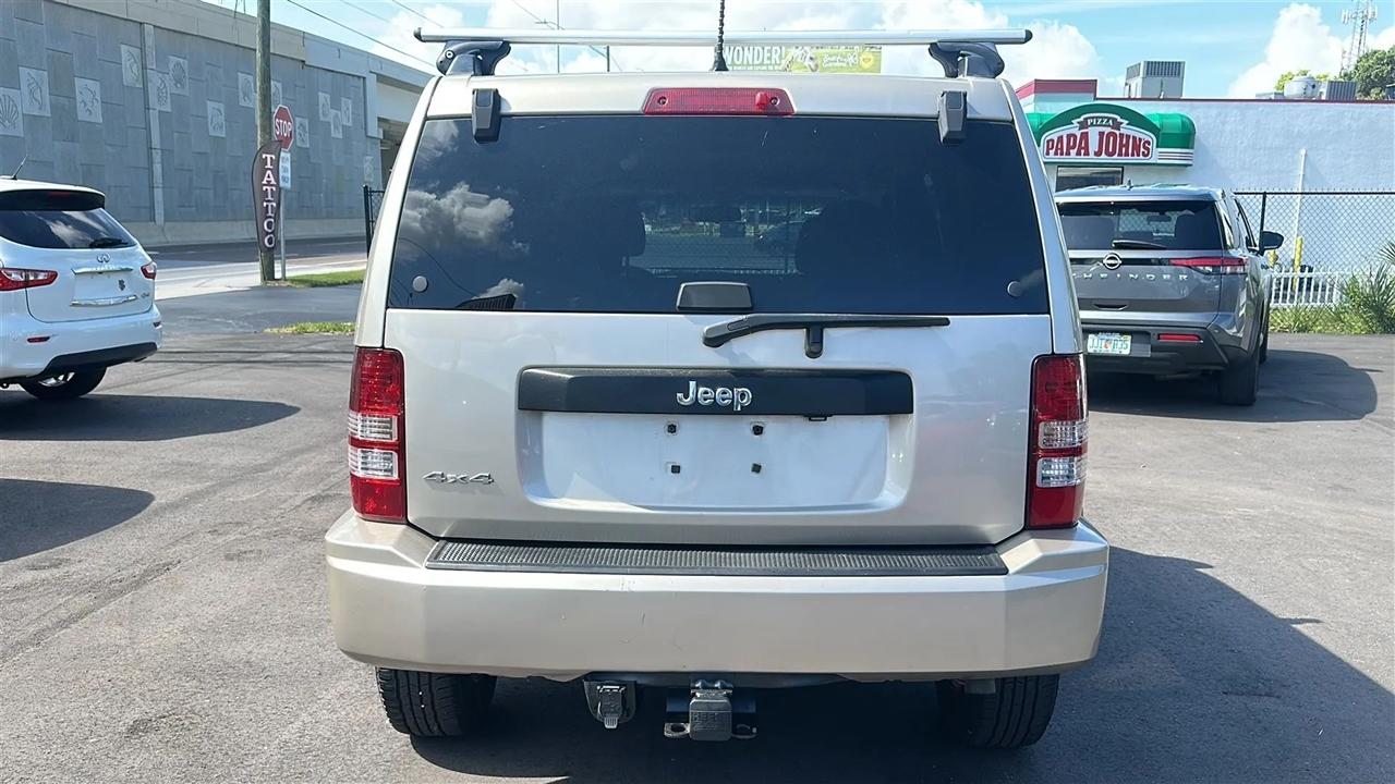 Jeep Liberty 4WD 4dr Sport 2011