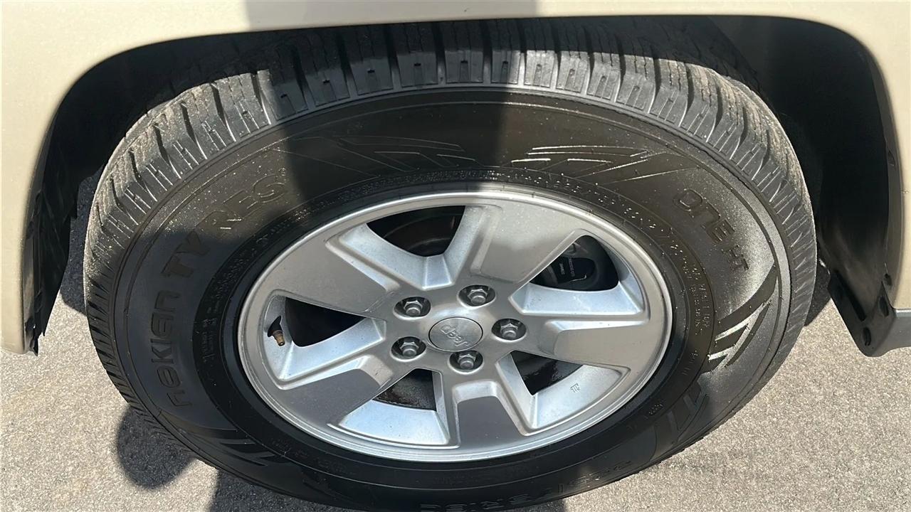 Jeep Liberty 4WD 4dr Sport 2011