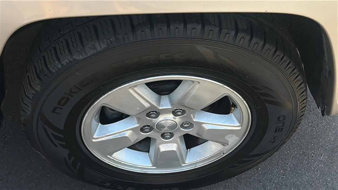 Jeep Liberty 4WD 4dr Sport 2011