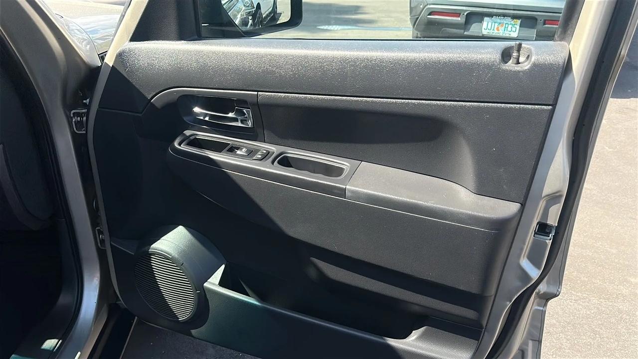 Jeep Liberty 4WD 4dr Sport 2011