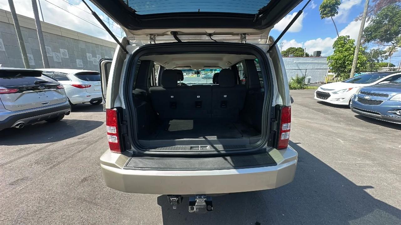Jeep Liberty 4WD 4dr Sport 2011