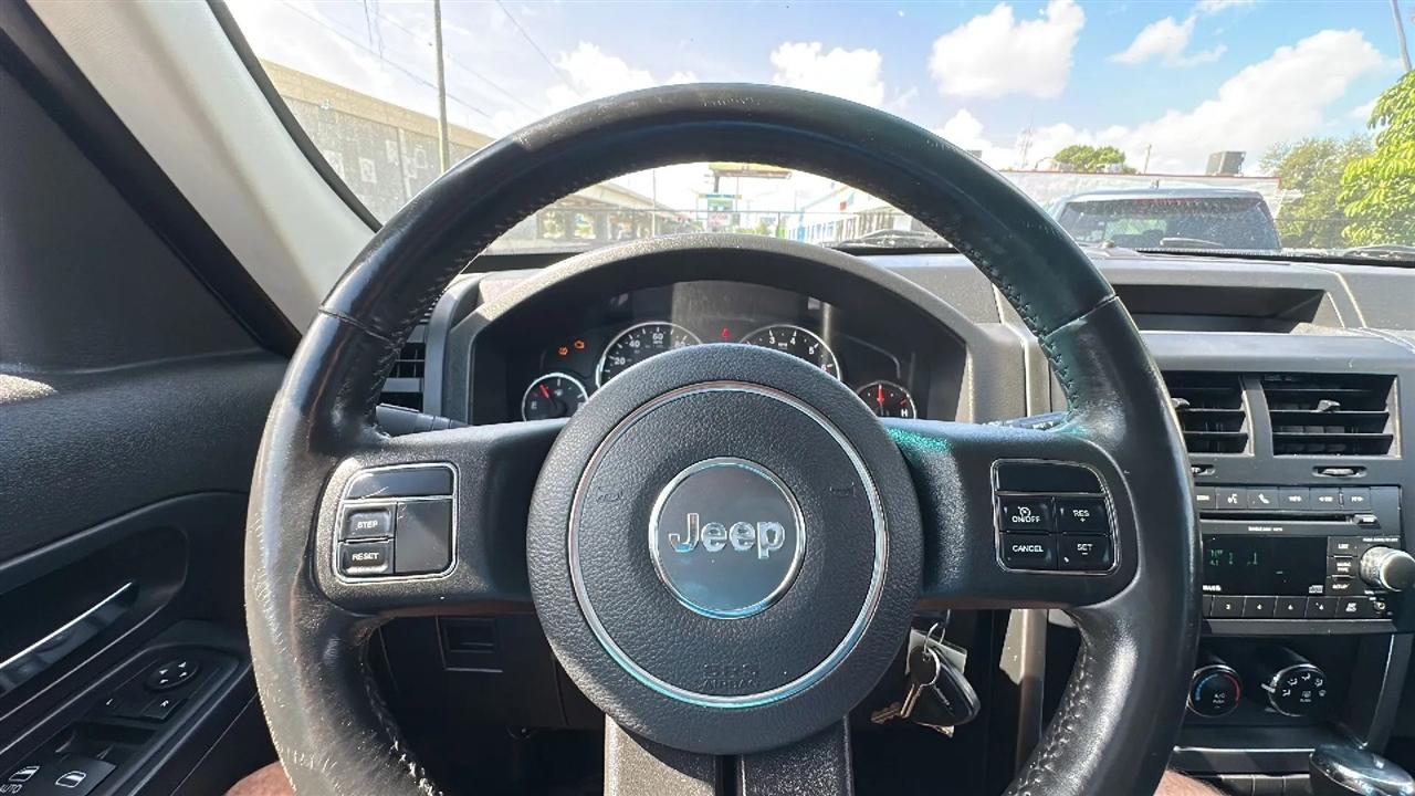 Jeep Liberty 4WD 4dr Sport 2011