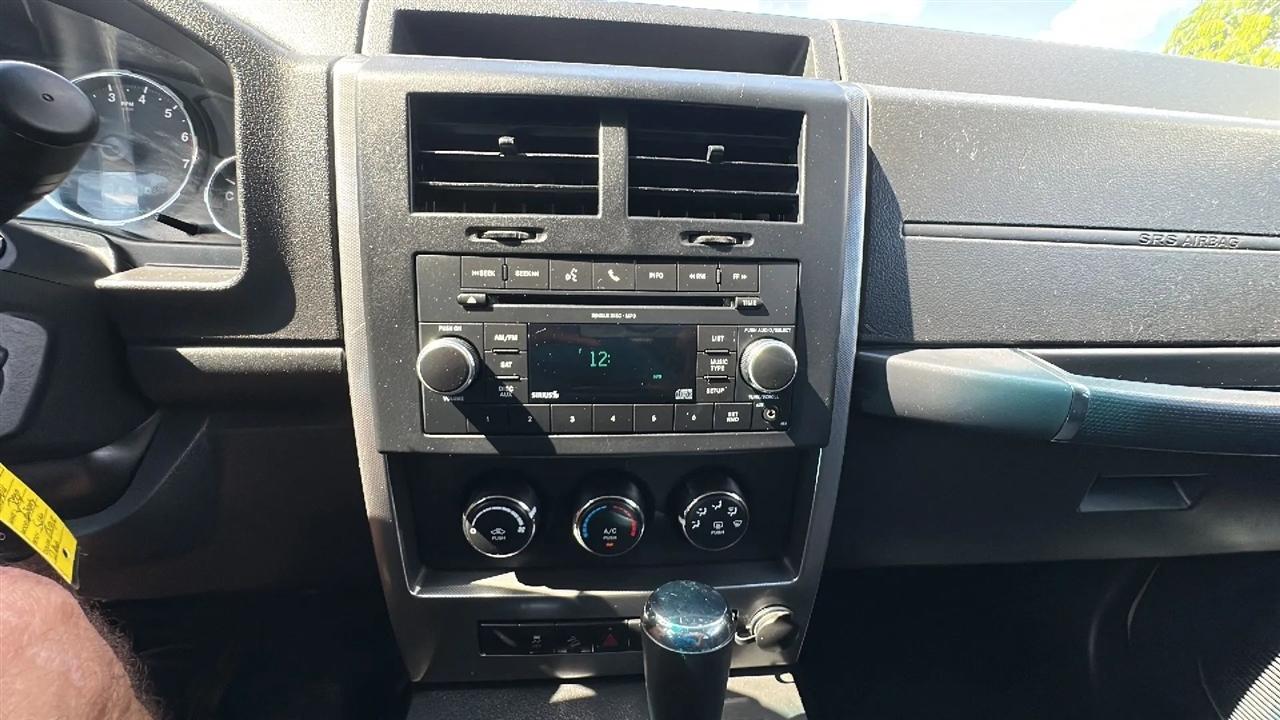 Jeep Liberty 4WD 4dr Sport 2011