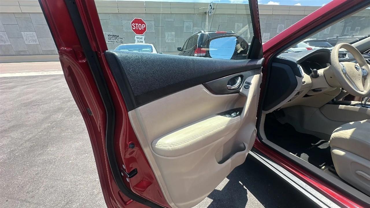 Nissan Rogue FWD 4dr SV 2015