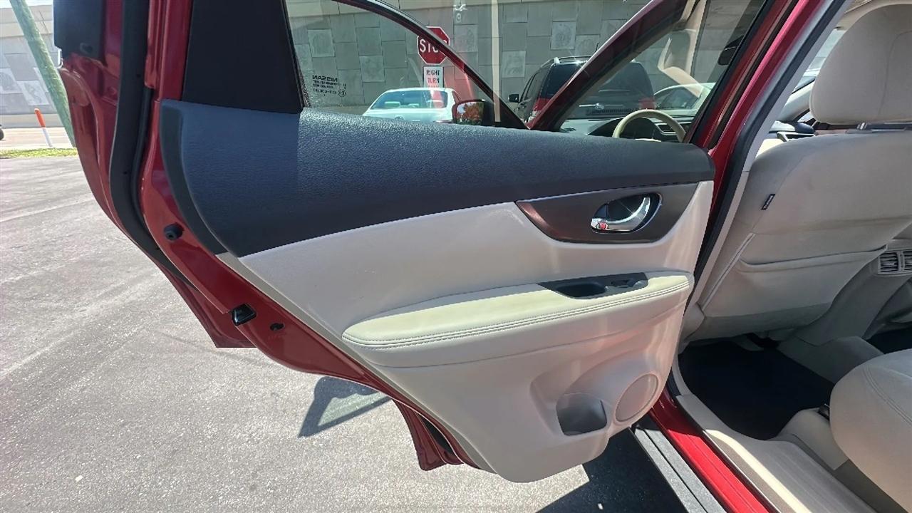 Nissan Rogue FWD 4dr SV 2015