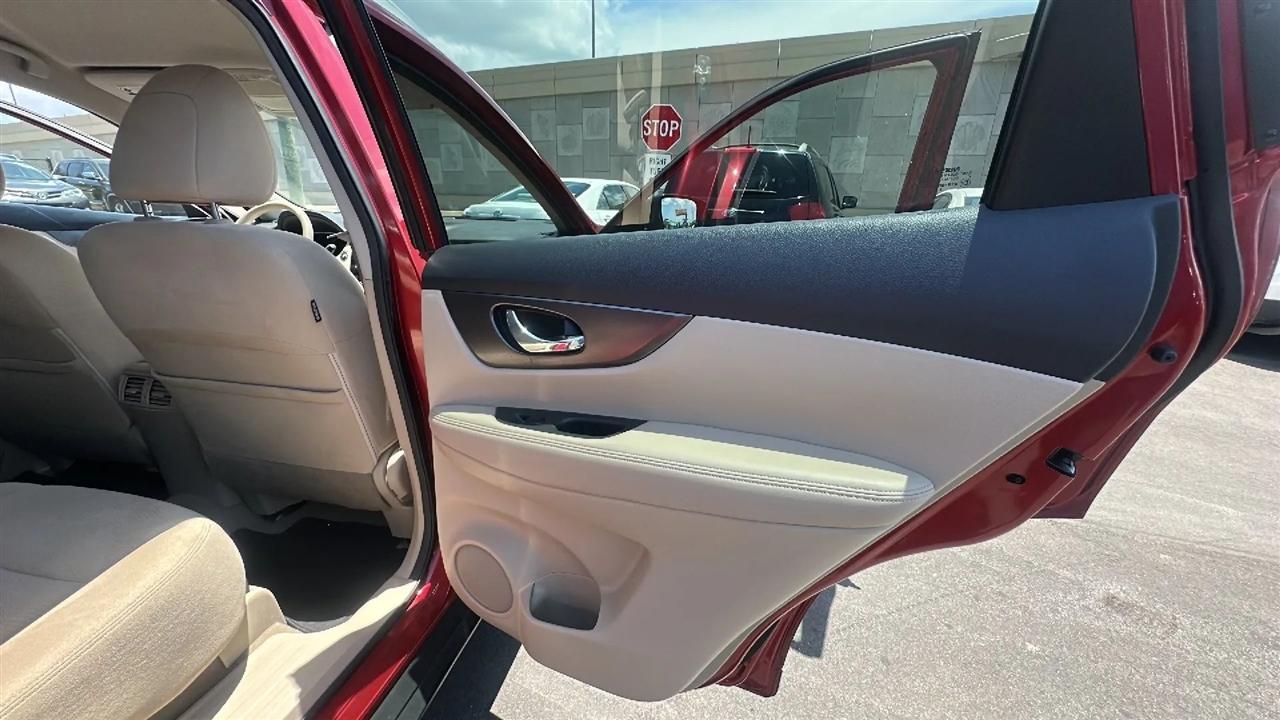 Nissan Rogue FWD 4dr SV 2015