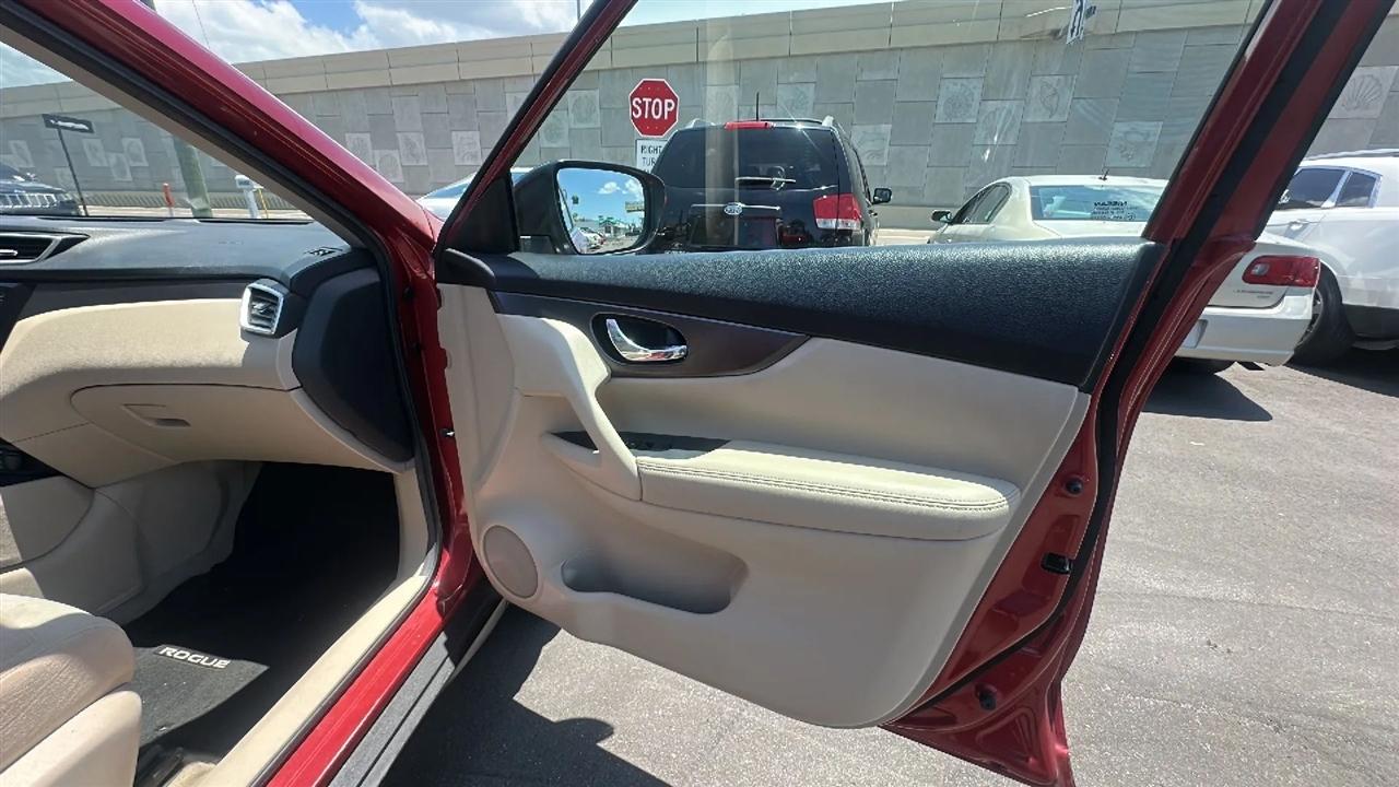 Nissan Rogue FWD 4dr SV 2015