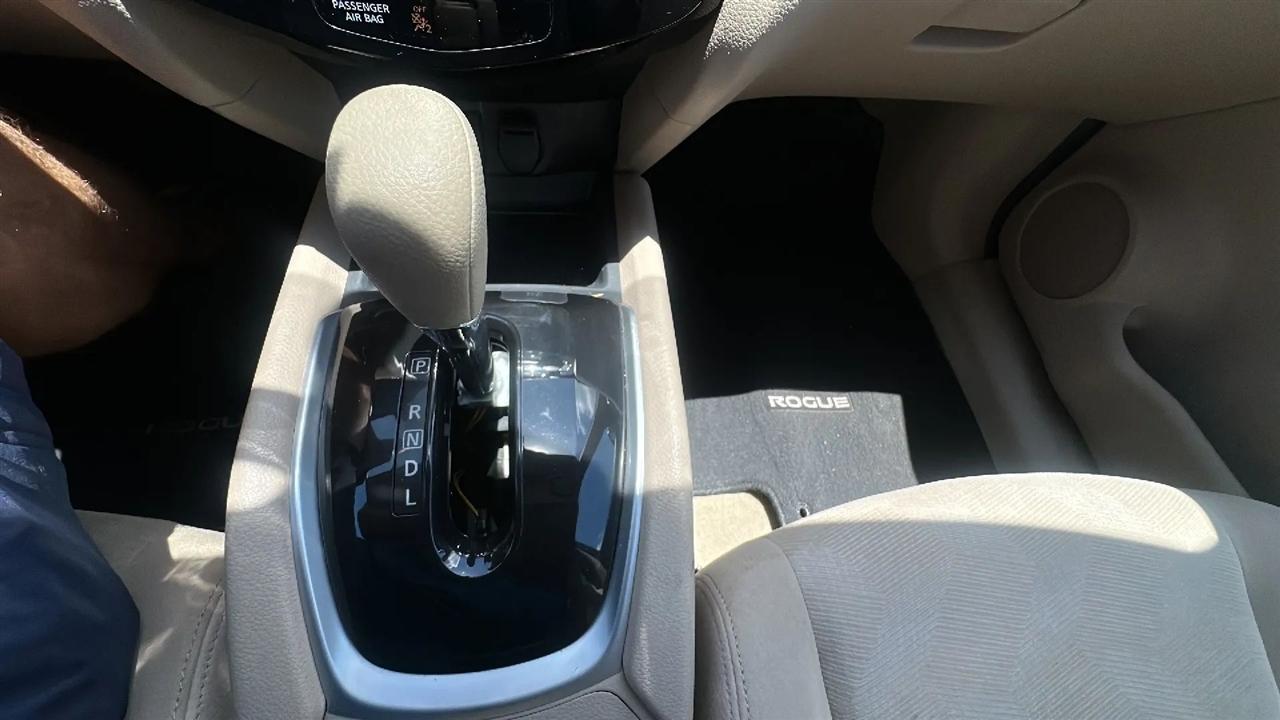 Nissan Rogue FWD 4dr SV 2015