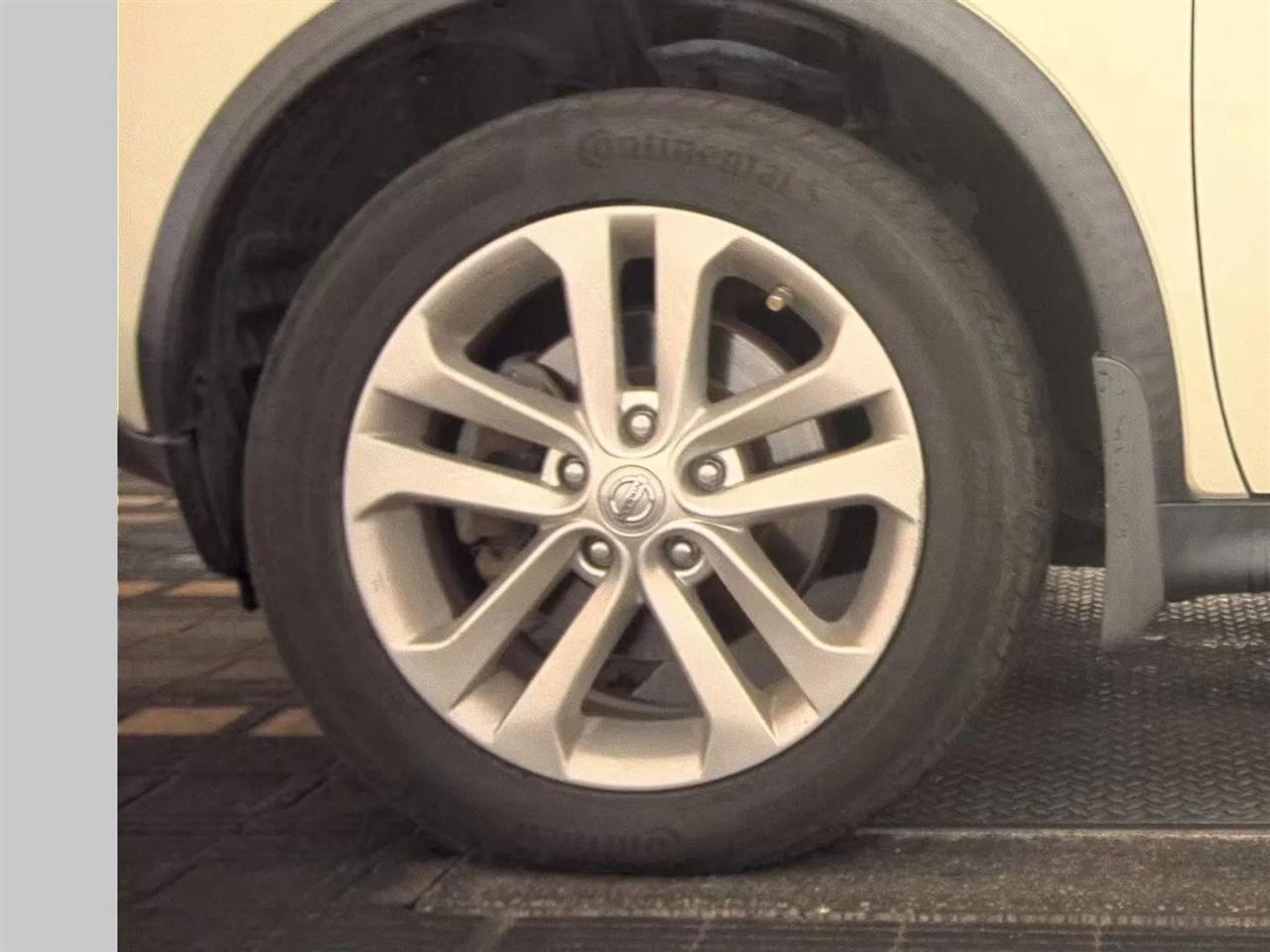 Nissan Juke 5dr Wgn CVT SV AWD 2012