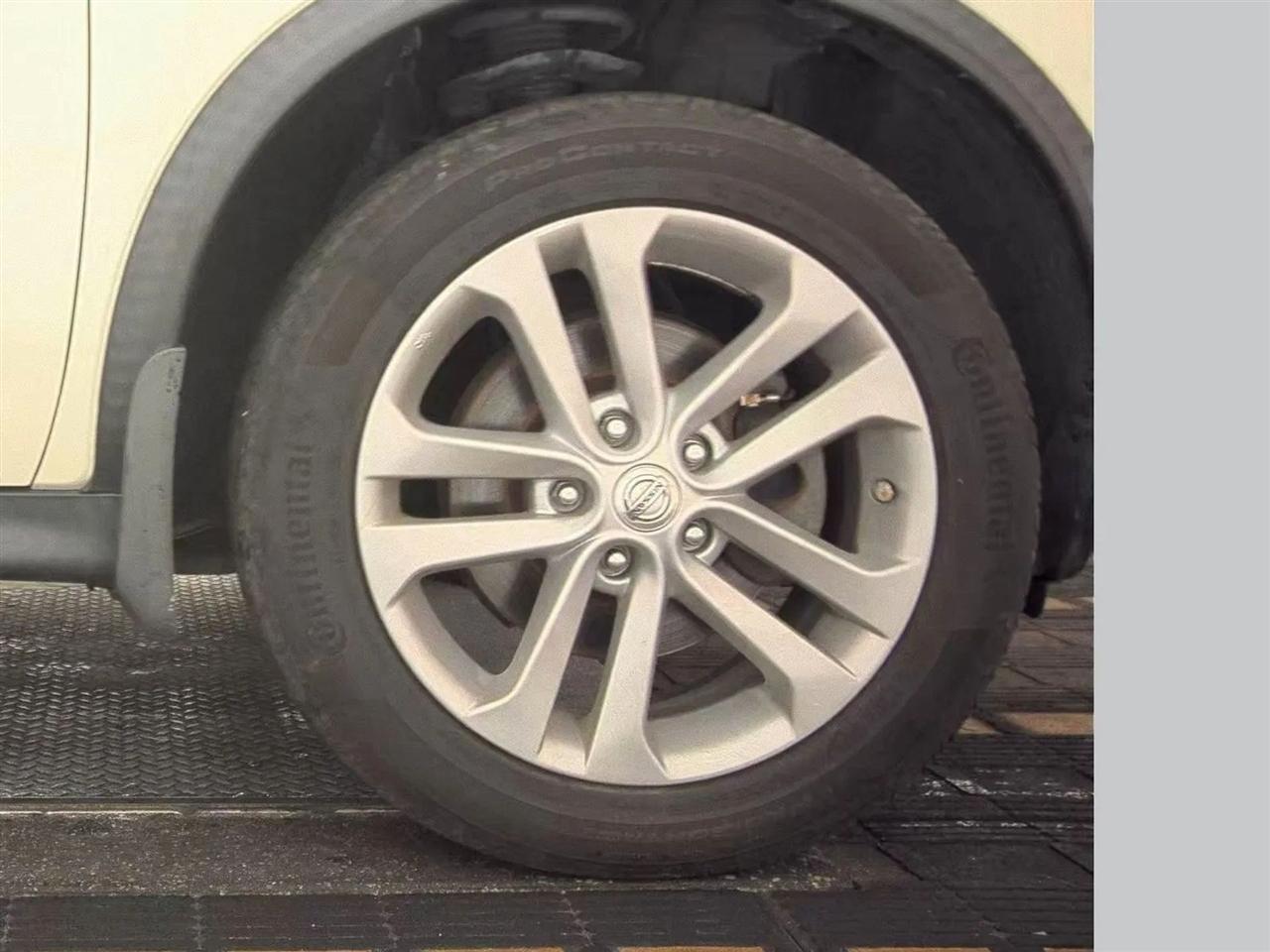Nissan Juke 5dr Wgn CVT SV AWD 2012