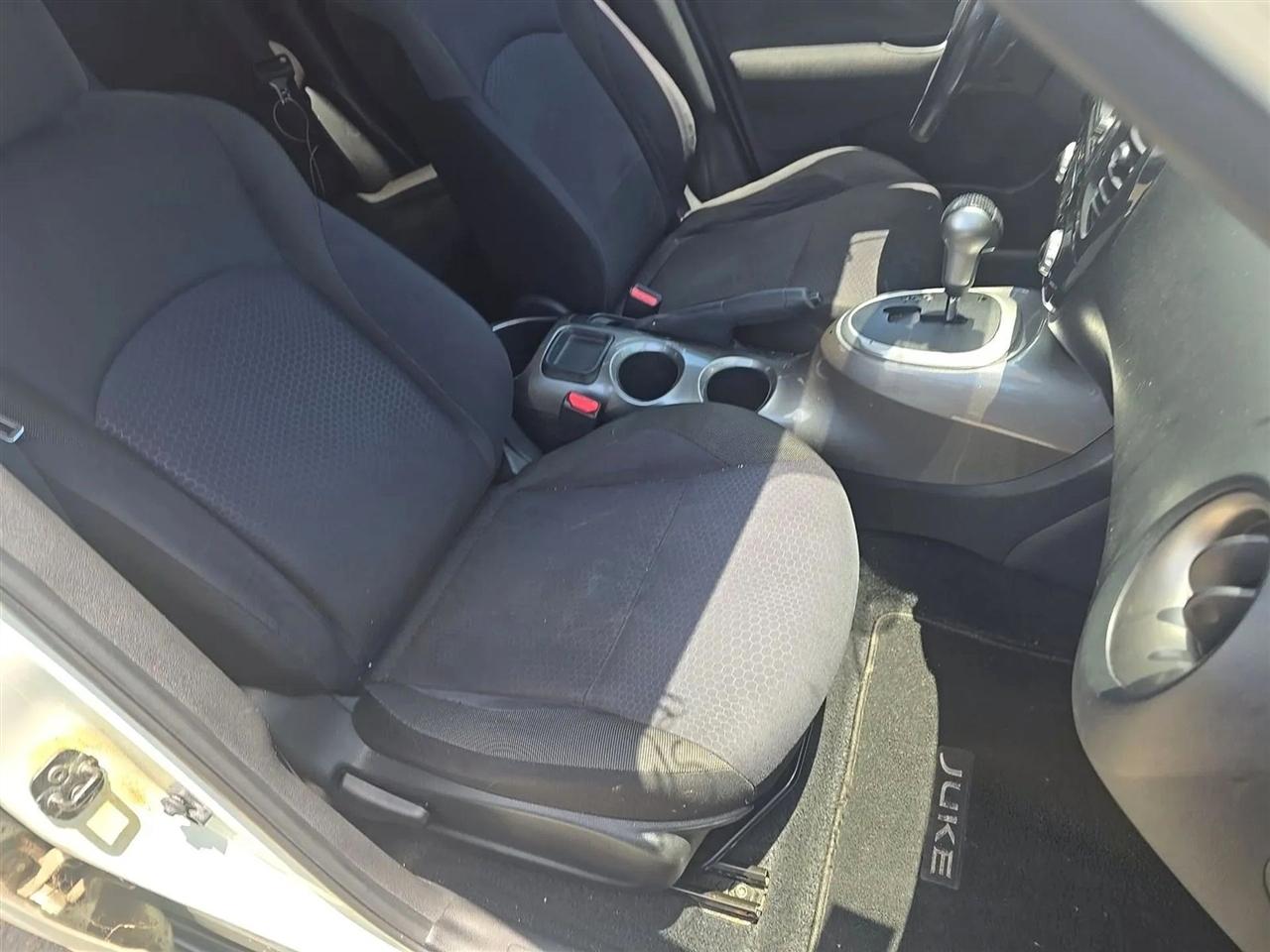 Nissan Juke 5dr Wgn CVT SV AWD 2012
