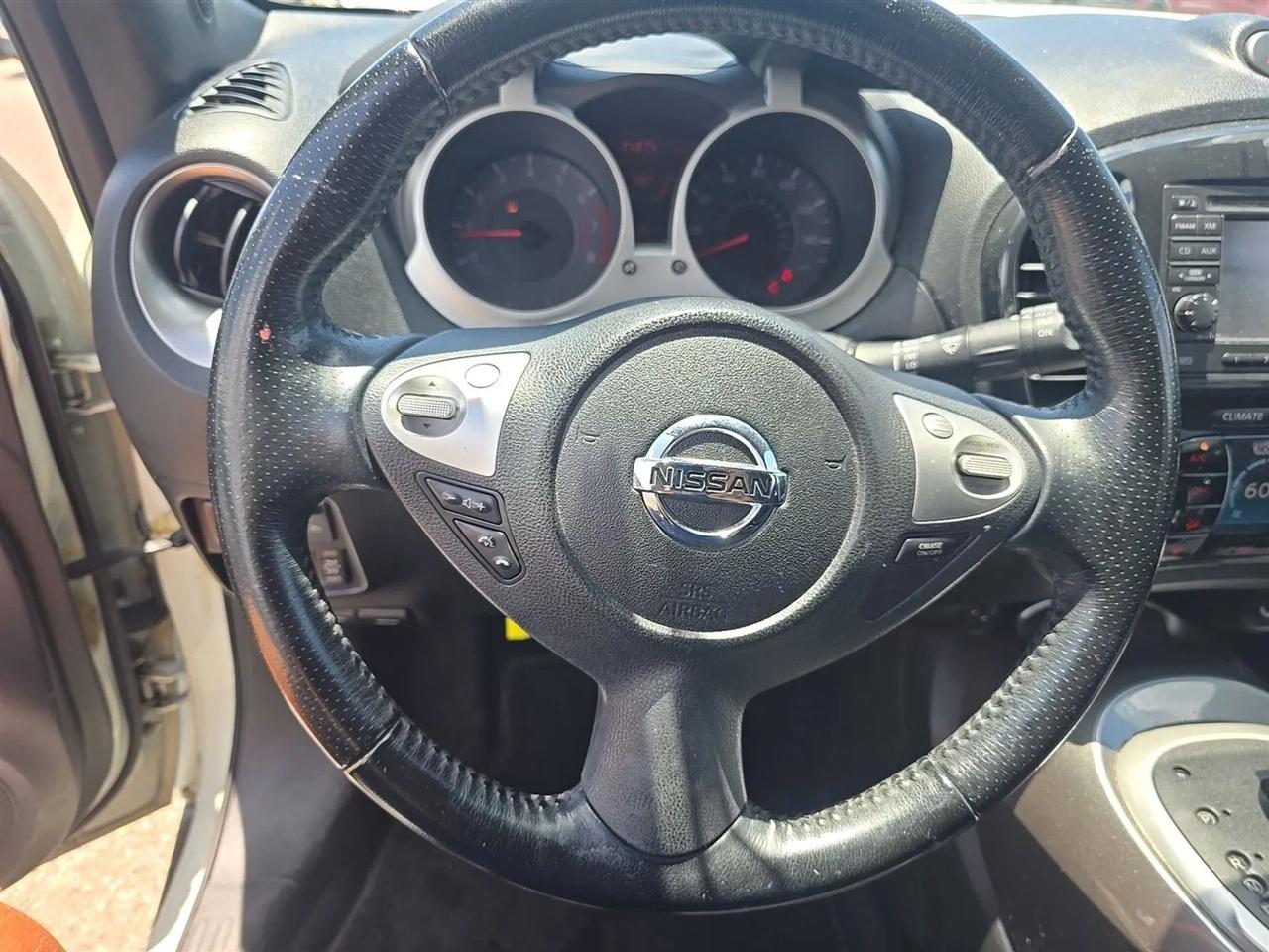 Nissan Juke 5dr Wgn CVT SV AWD 2012