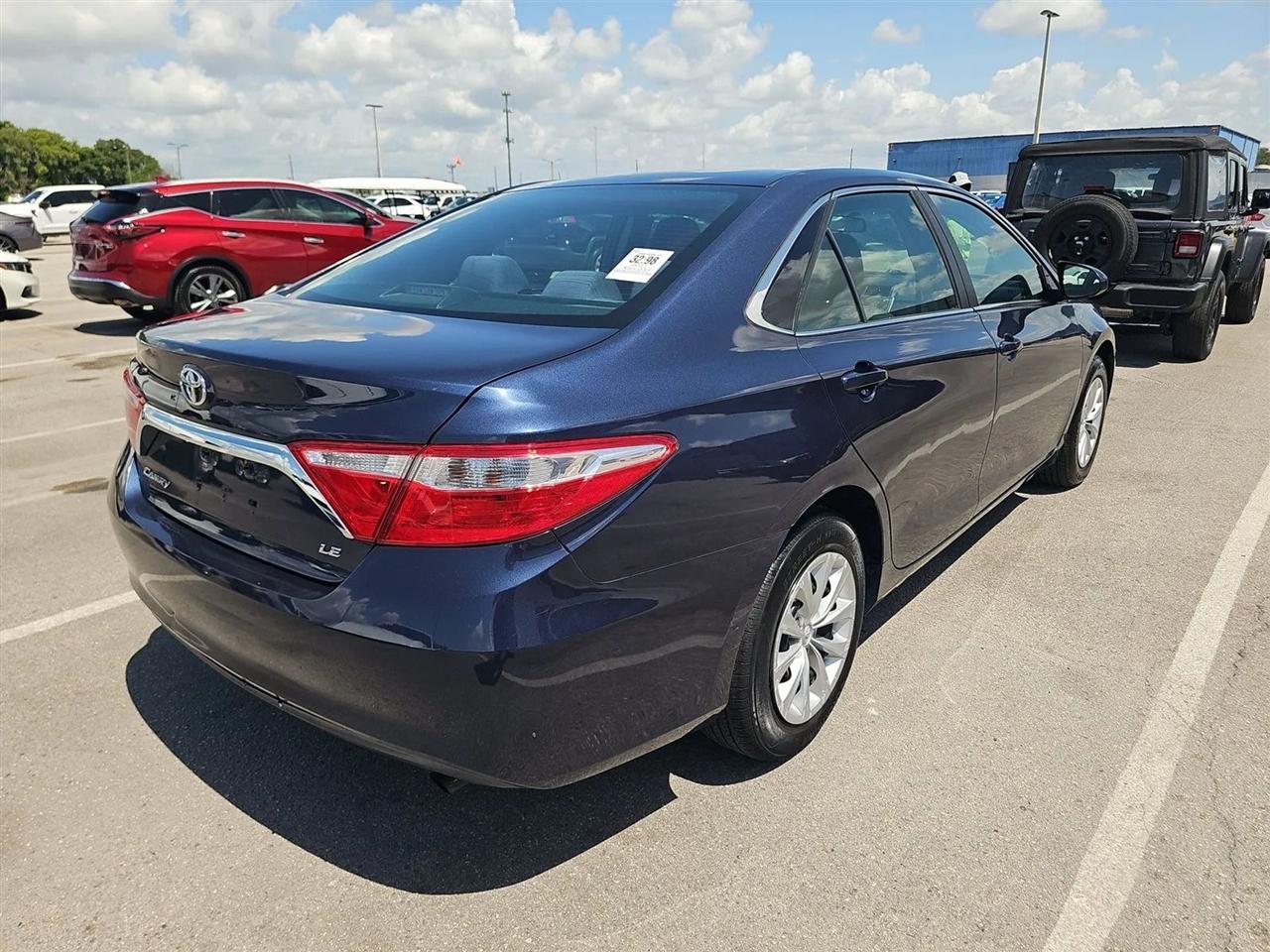 Toyota Camry XLE Auto (Natl) 2017