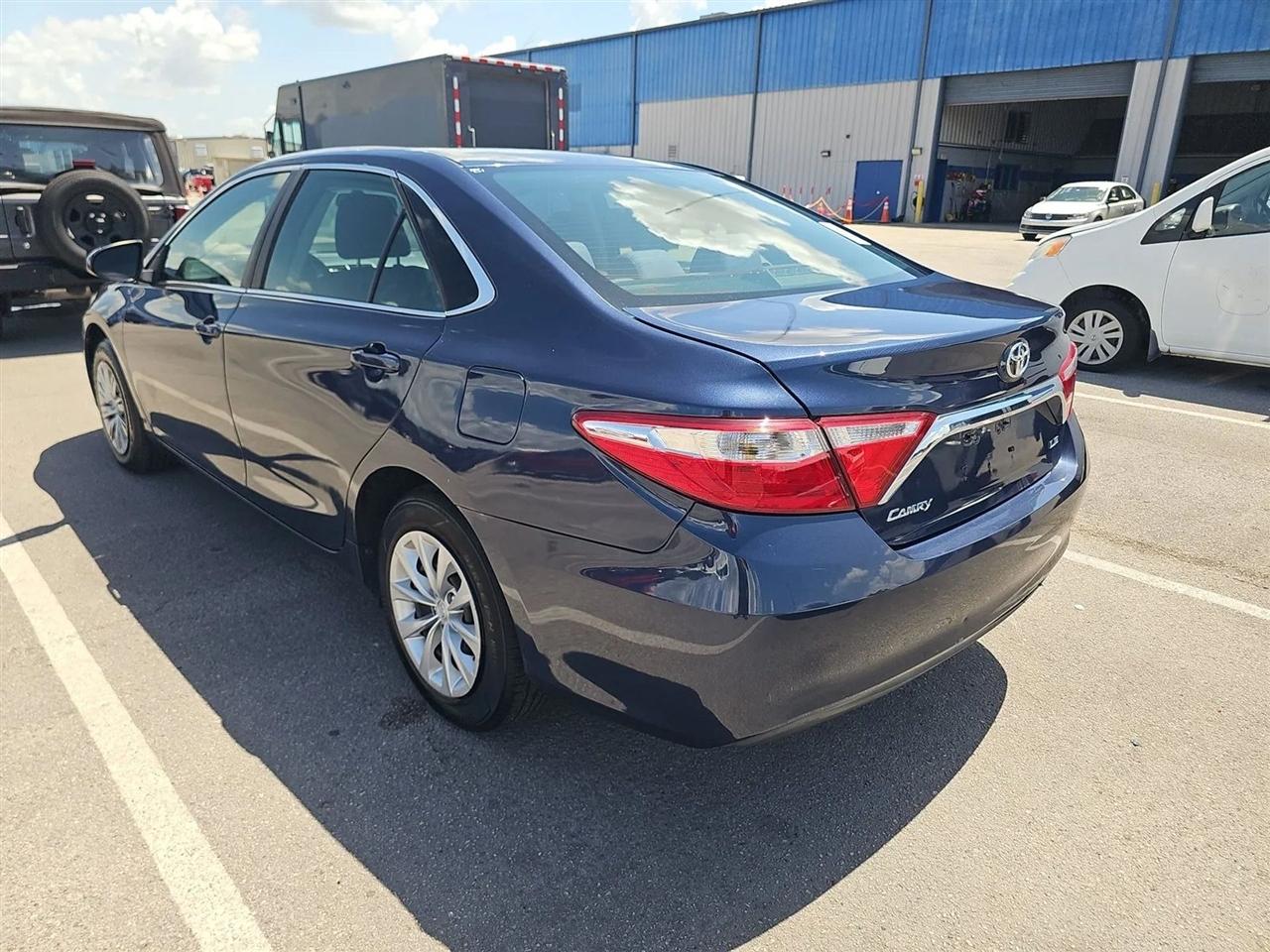 Toyota Camry XLE Auto (Natl) 2017