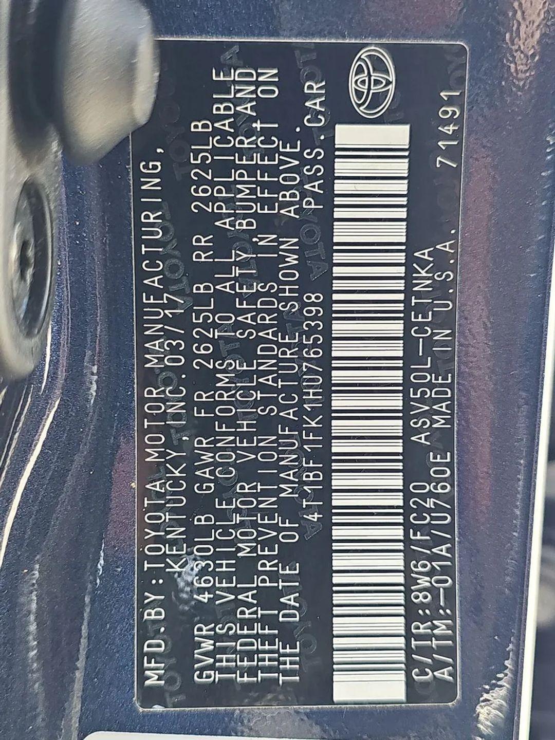 Toyota Camry XLE Auto (Natl) 2017