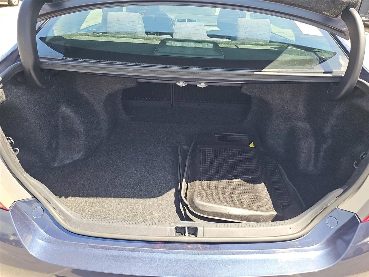 Toyota Camry XLE Auto (Natl) 2017