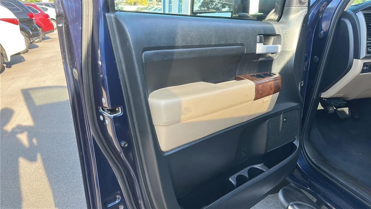 Toyota Tundra 2WD Truck Double Cab 5.7L V8 6-Spd AT LTD (Natl) 2012