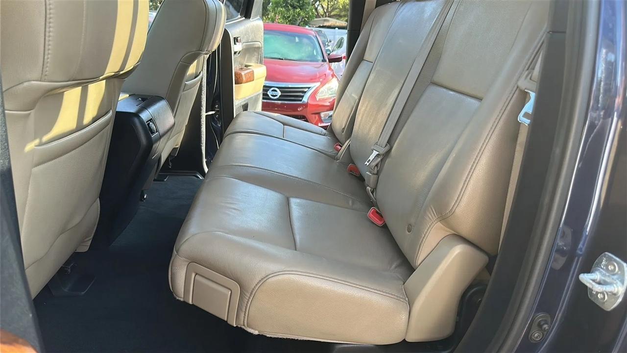 Toyota Tundra 2WD Truck Double Cab 5.7L V8 6-Spd AT LTD (Natl) 2012