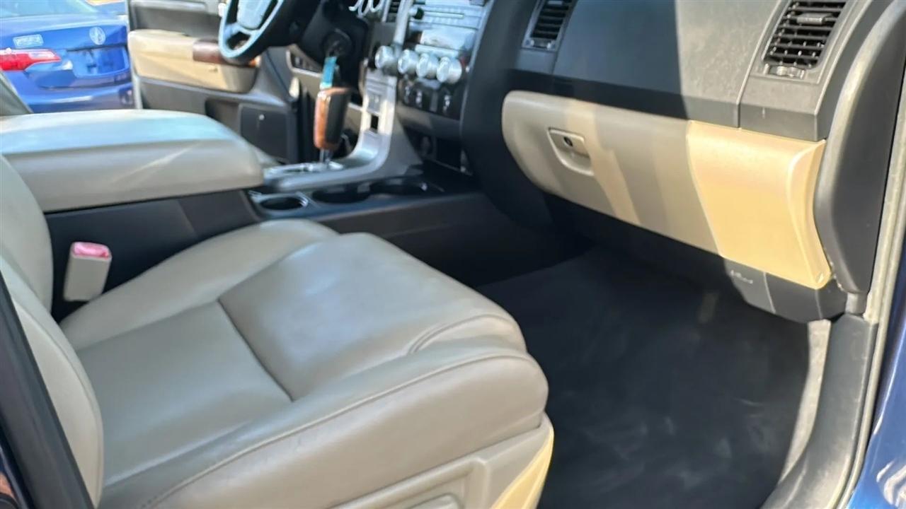 Toyota Tundra 2WD Truck Double Cab 5.7L V8 6-Spd AT LTD (Natl) 2012
