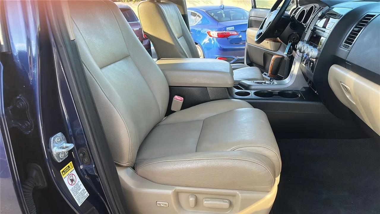 Toyota Tundra 2WD Truck Double Cab 5.7L V8 6-Spd AT LTD (Natl) 2012