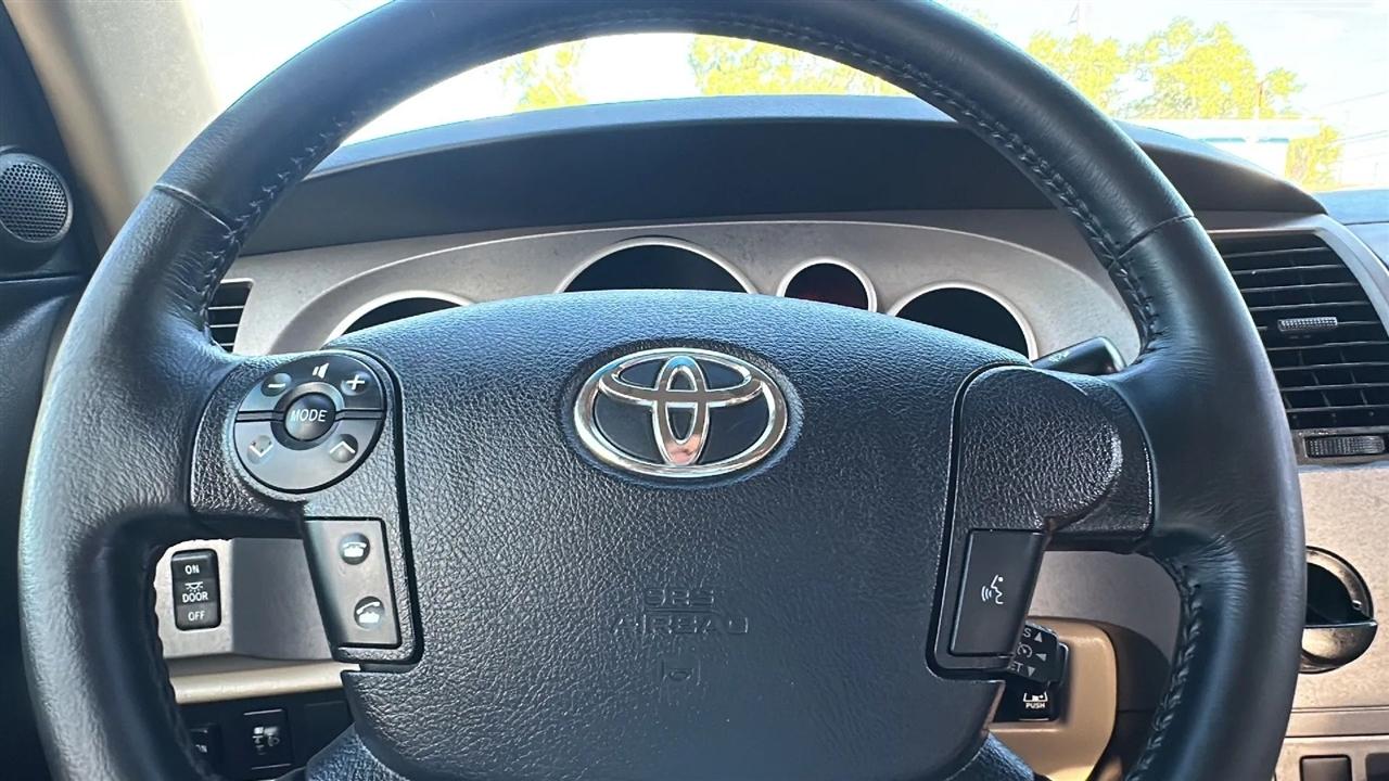 Toyota Tundra 2WD Truck Double Cab 5.7L V8 6-Spd AT LTD (Natl) 2012