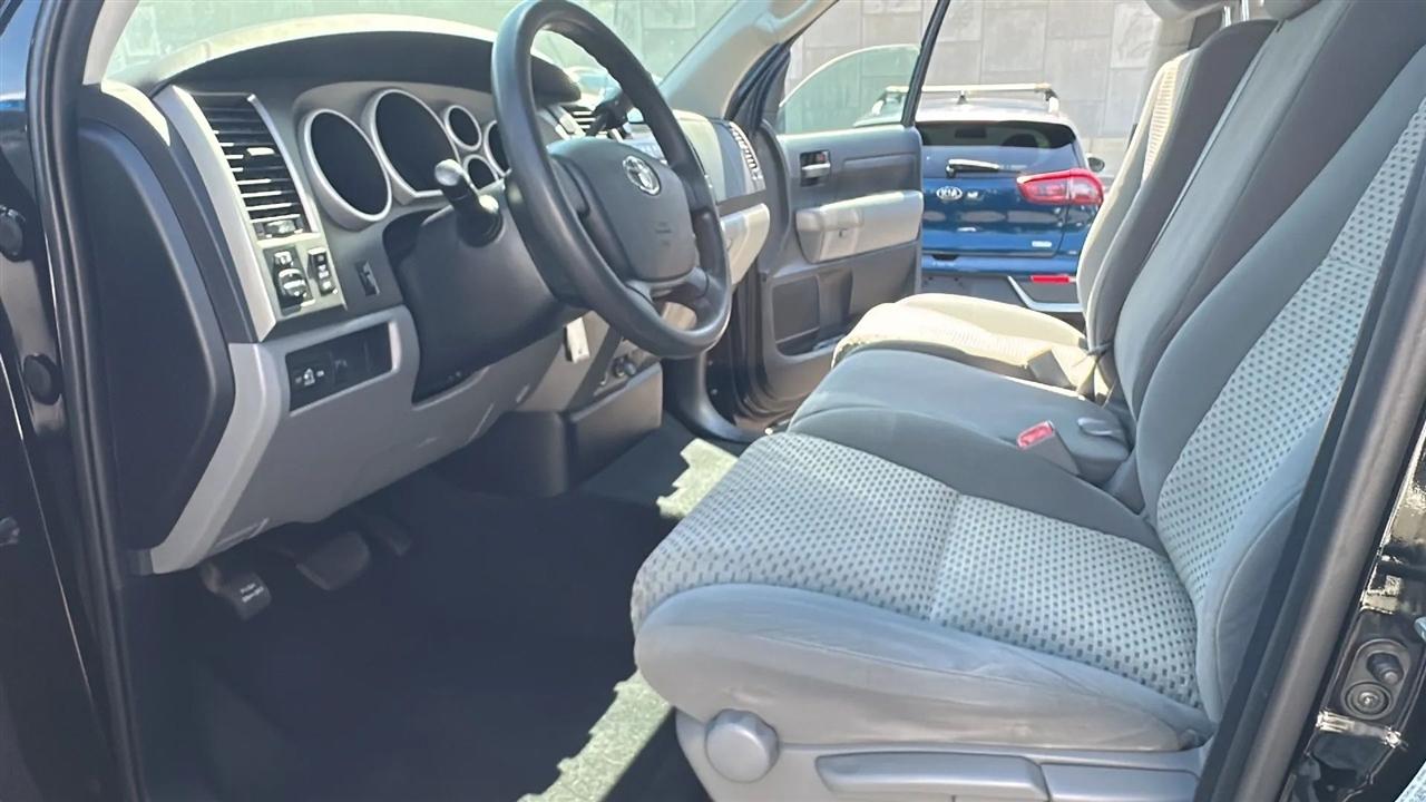 Toyota Tundra 2WD Truck Double Cab 4.6L V8 6-Spd AT (Natl) 2013