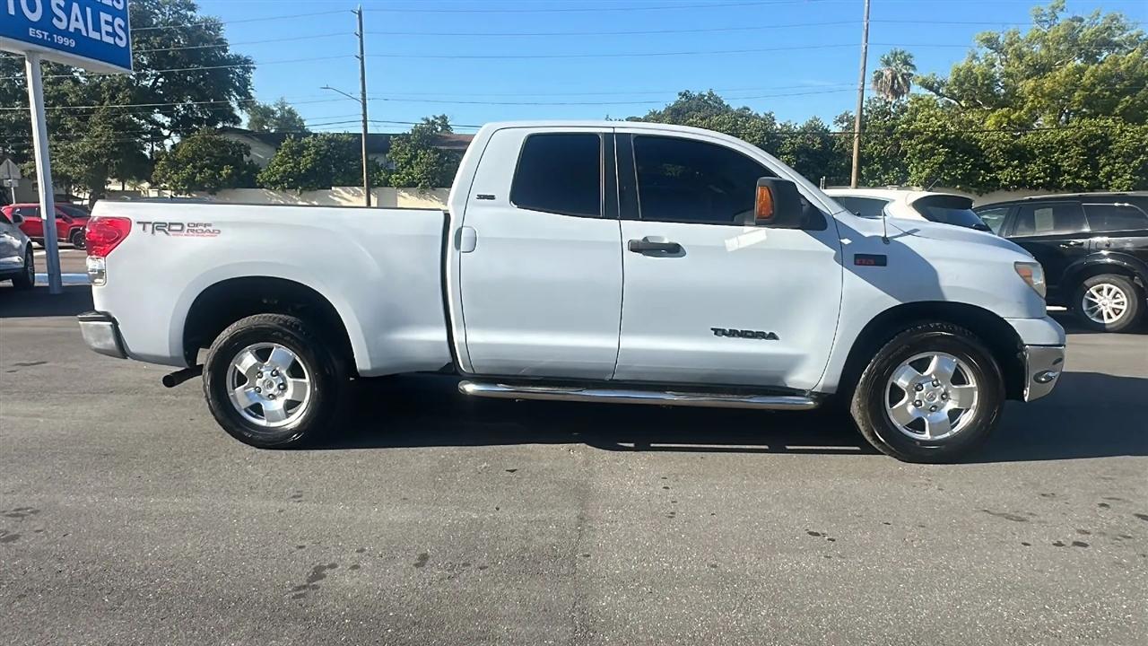 Toyota Tundra 2WD Double 145.7" 5.7L V8 SR5 (Natl 2007