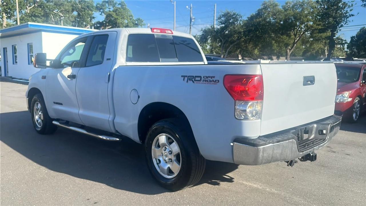 Toyota Tundra 2WD Double 145.7" 5.7L V8 SR5 (Natl 2007