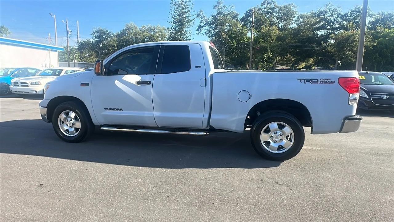 Toyota Tundra 2WD Double 145.7" 5.7L V8 SR5 (Natl 2007