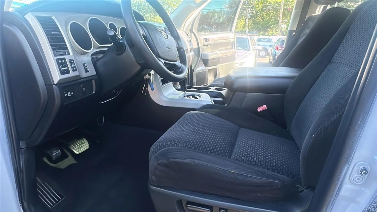 Toyota Tundra 2WD Double 145.7" 5.7L V8 SR5 (Natl 2007