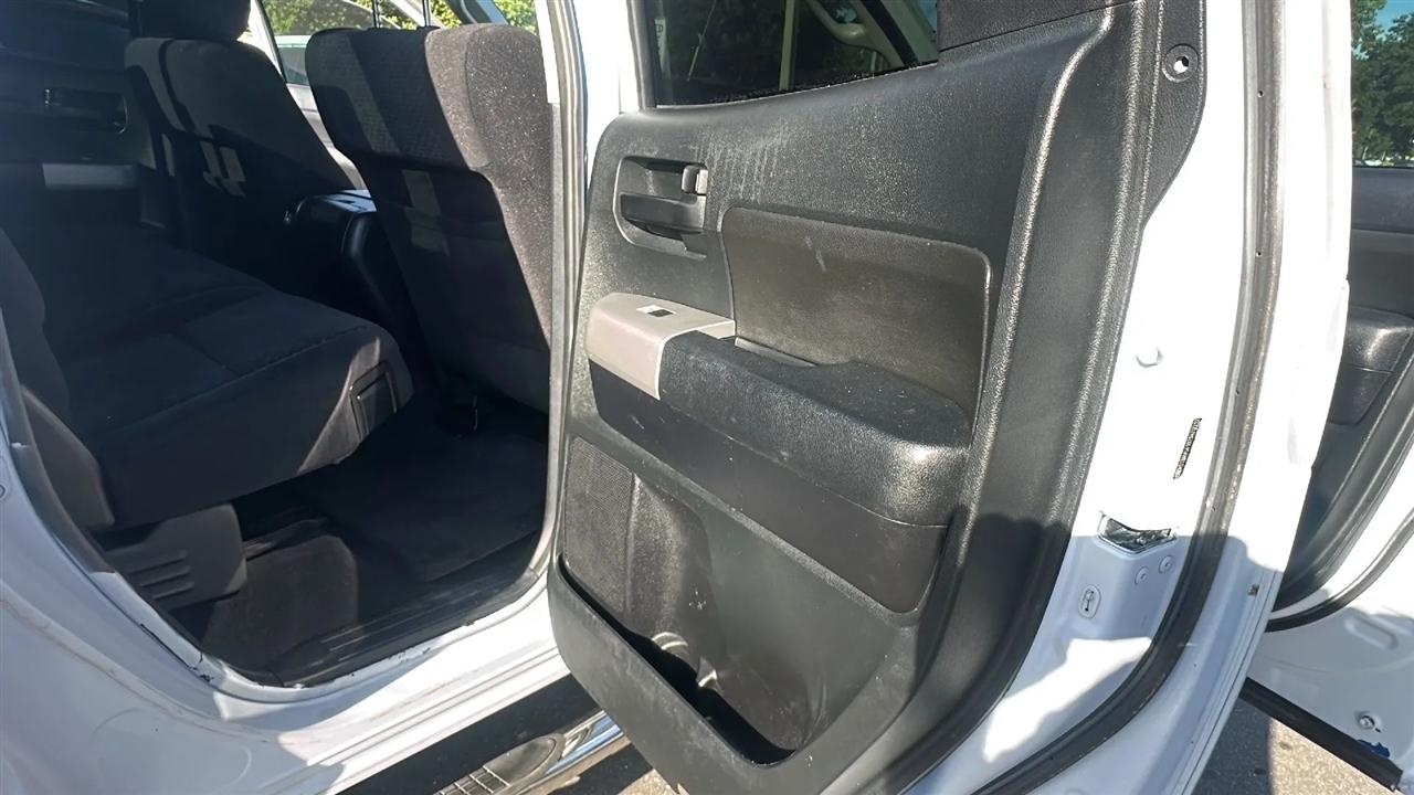 Toyota Tundra 2WD Double 145.7" 5.7L V8 SR5 (Natl 2007