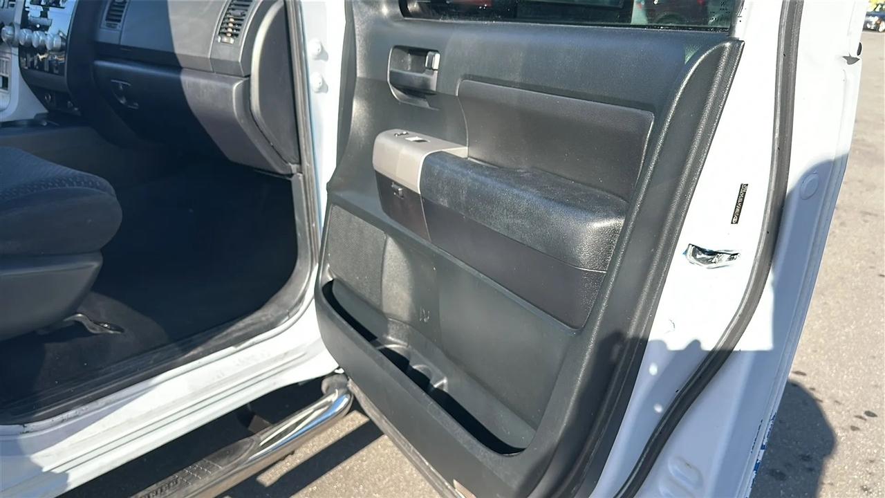 Toyota Tundra 2WD Double 145.7" 5.7L V8 SR5 (Natl 2007
