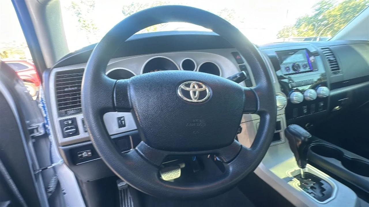Toyota Tundra 2WD Double 145.7" 5.7L V8 SR5 (Natl 2007