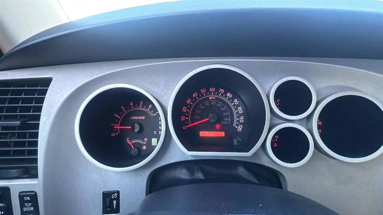 Toyota Tundra 2WD Double 145.7" 5.7L V8 SR5 (Natl 2007
