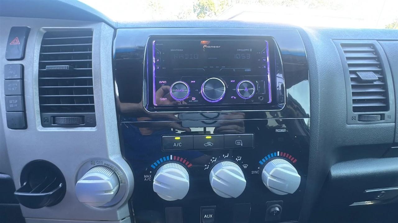 Toyota Tundra 2WD Double 145.7" 5.7L V8 SR5 (Natl 2007