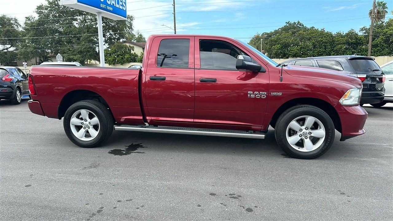 RAM 1500 4WD Quad Cab 140.5" Express 2015