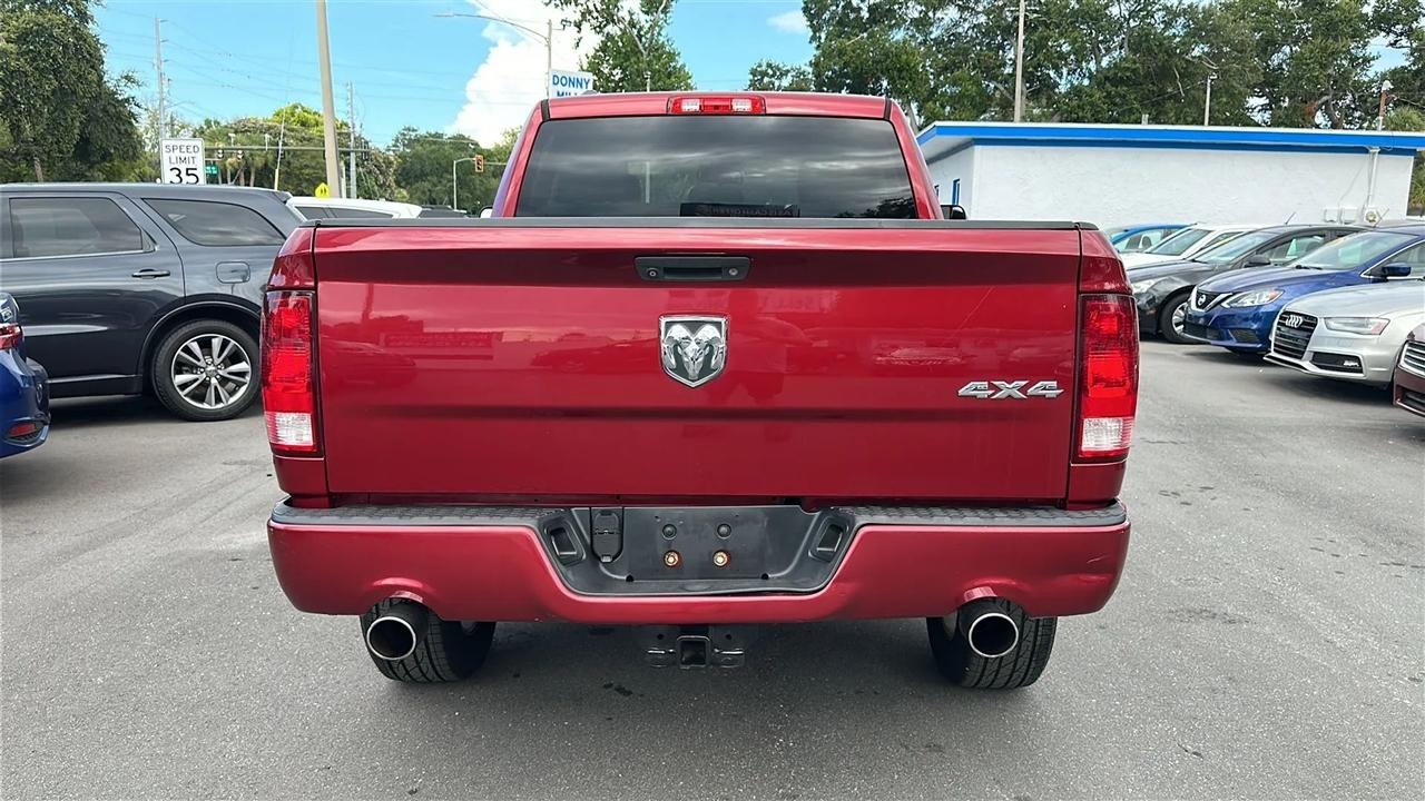 RAM 1500 4WD Quad Cab 140.5" Express 2015